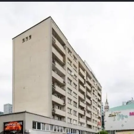Appartement Metro 3 *