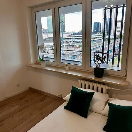 Apartament Metro 3 *